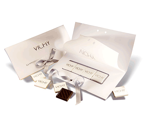 Mailing promocional con caramelos y chocolates